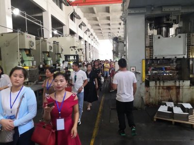 熱烈歡迎玉立安徽阜陽(yáng)客戶團(tuán)隊(duì)參觀玉立集成灶工廠